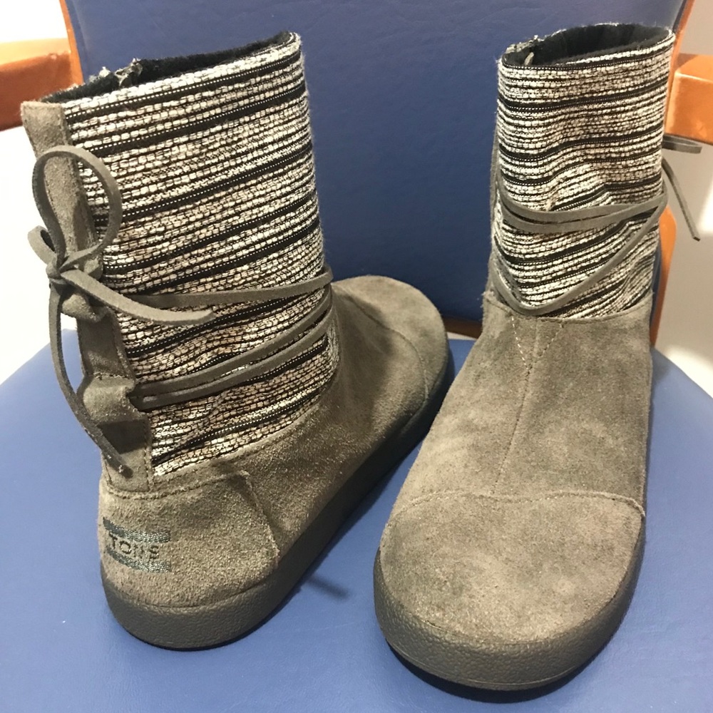 Toms women’s gray suede boot